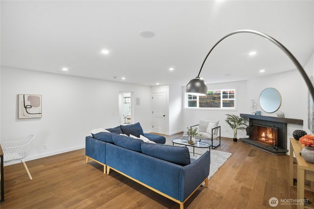 13750 SE 23rd Lane, Bellevue, WA 98005