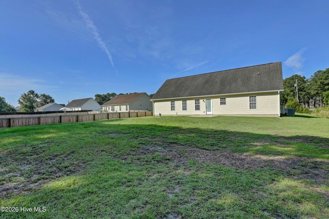 198 Windfield Lane, Holly Ridge, NC 28445
