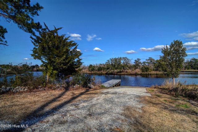 198 Windfield Lane, Holly Ridge, NC 28445