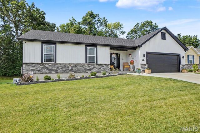 343 Birchwood Drive, Moscow Mills, MO 63362