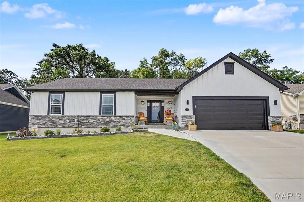 343 Birchwood Drive, Moscow Mills, MO 63362