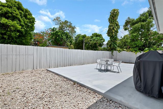 939 Plantation Rd, Key Largo, FL 33037