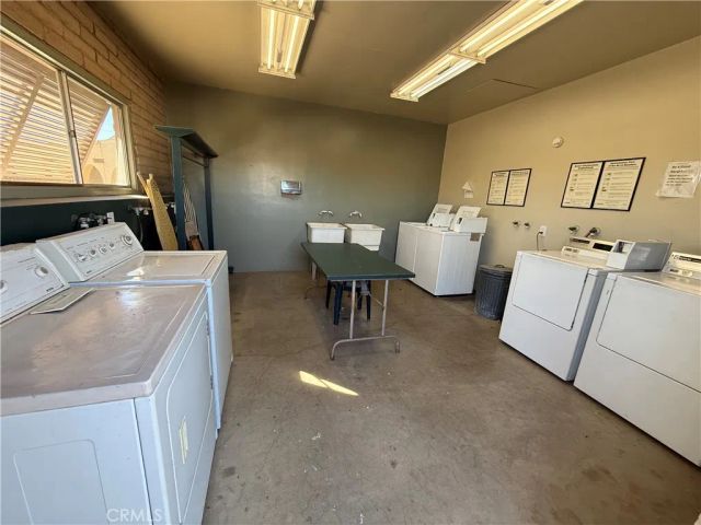 332 N Lyon, Hemet, CA 92543