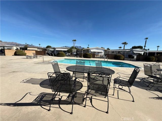 332 N Lyon, Hemet, CA 92543