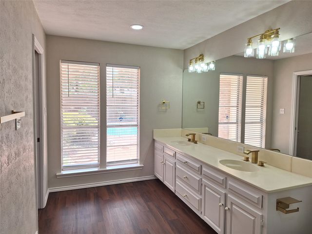 1113 Crest Park Drive, Garland, TX 75042