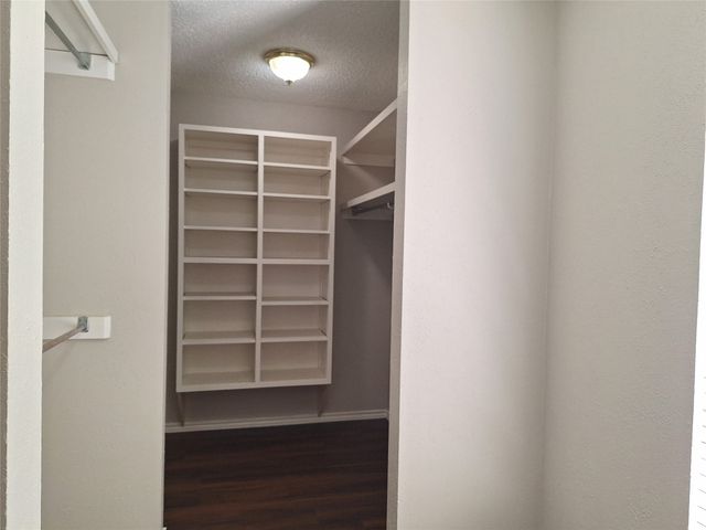 1113 Crest Park Drive, Garland, TX 75042