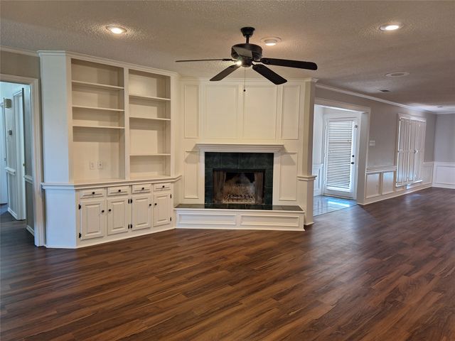 1113 Crest Park Drive, Garland, TX 75042