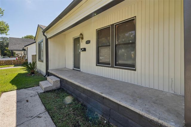 1203 Adams Street, Baytown, TX 77520
