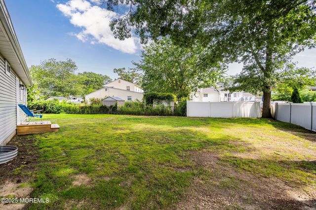 585 Fawn Drive, Toms River, NJ 08753