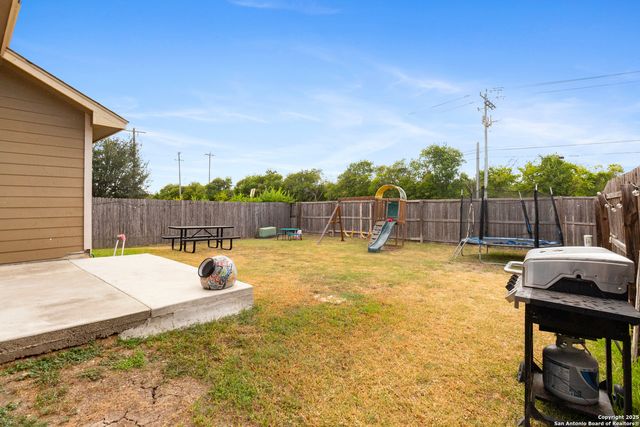 4719 Badland Beacon, Converse, TX 78109