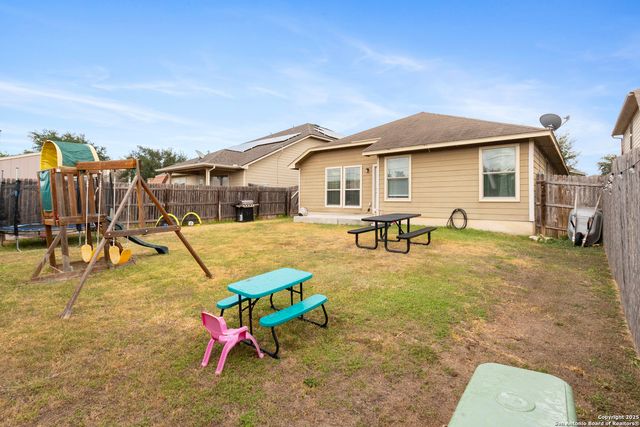 4719 Badland Beacon, Converse, TX 78109
