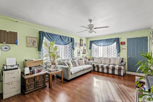 1885 Castle Way, Reno, NV 89512