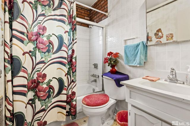 1885 Castle Way, Reno, NV 89512