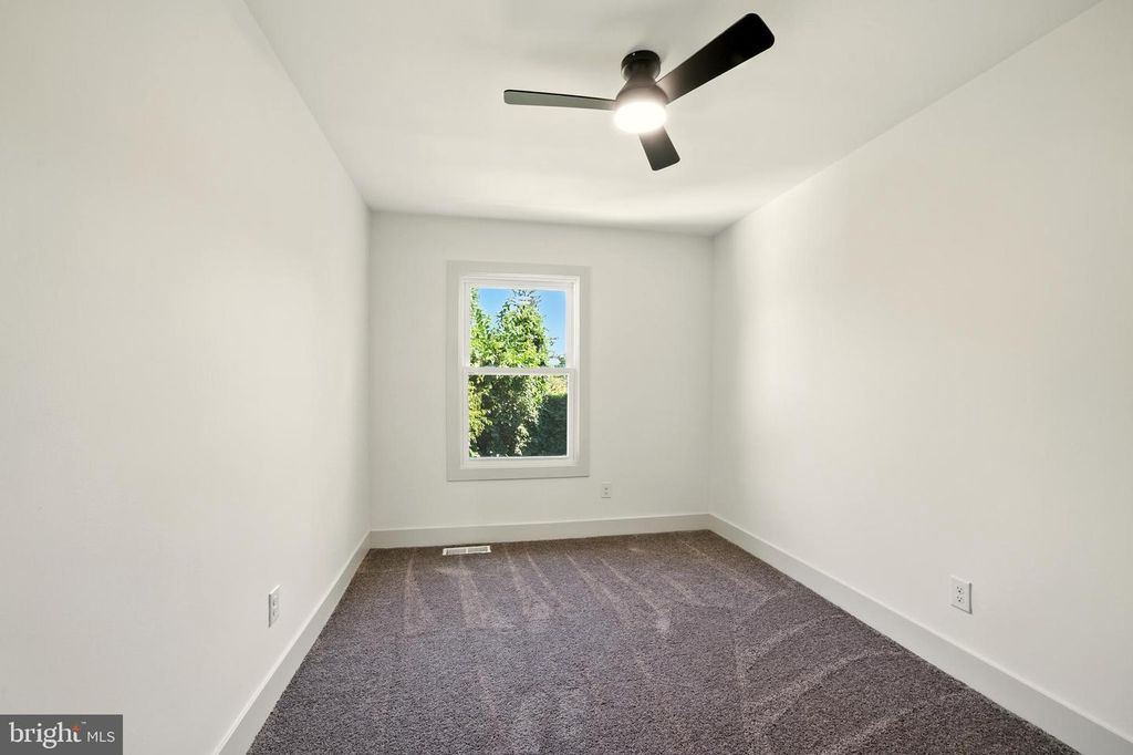 609 ST ANTHONY LN, Upper Darby, PA 19082