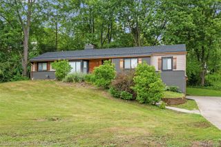 2905 Lahser Road, Bloomfield Hills, MI 48304