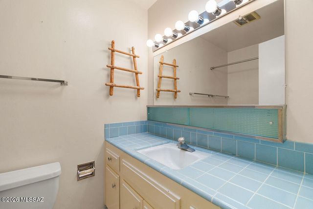 415 S Vista Del Rio, Green Valley, AZ 85614