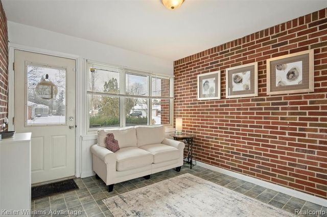 26709 5 Mile Road, Redford, MI 48239