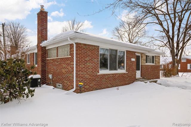 26709 5 Mile Road, Redford, MI 48239