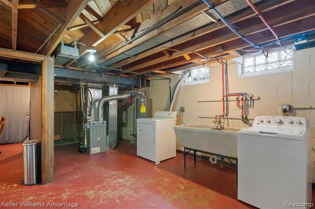 26709 5 Mile Road, Redford, MI 48239