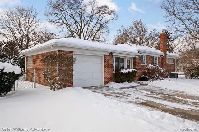 26709 5 Mile Road, Redford, MI 48239