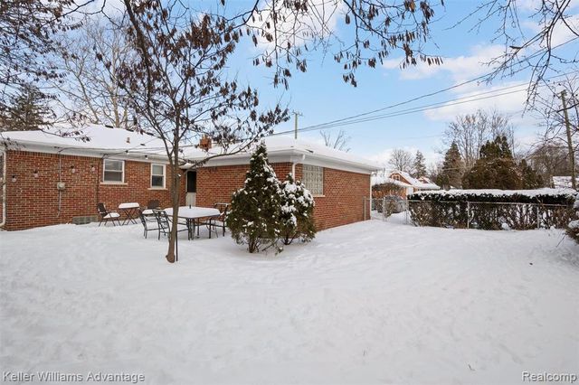 26709 5 Mile Road, Redford, MI 48239