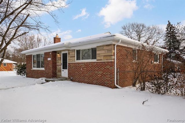 26709 5 Mile Road, Redford, MI 48239