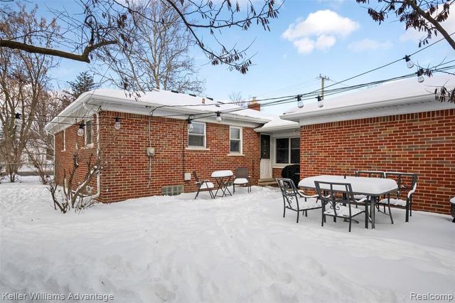 26709 5 Mile Road, Redford, MI 48239