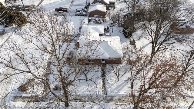 26709 5 Mile Road, Redford, MI 48239