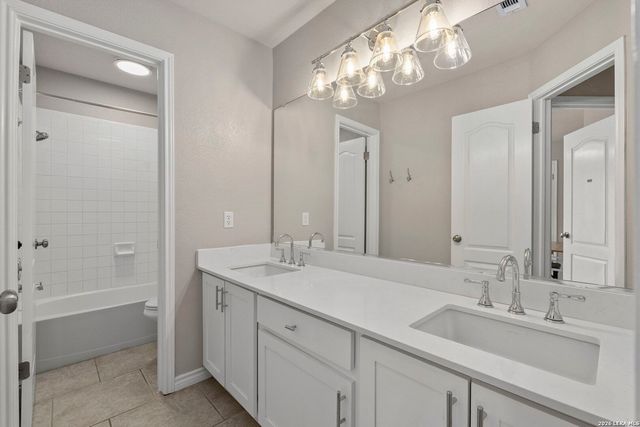 4513 Horseshoe Cv, Schertz, TX 78154