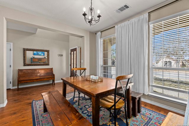 4513 Horseshoe Cv, Schertz, TX 78154