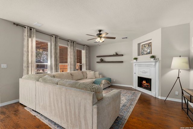 4513 Horseshoe Cv, Schertz, TX 78154