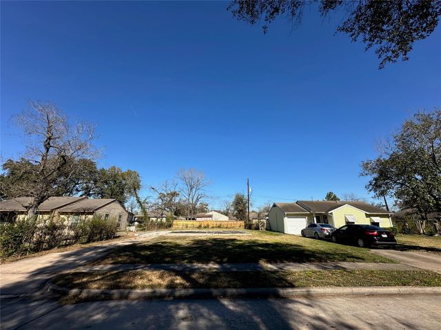 3919 Zephyr Street, Houston, TX 77021