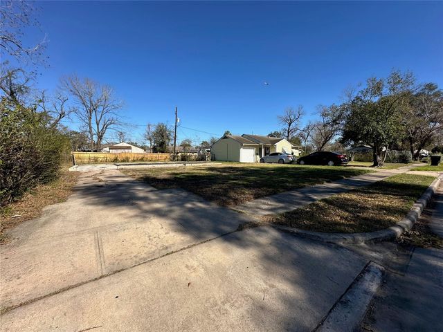 3919 Zephyr Street, Houston, TX 77021