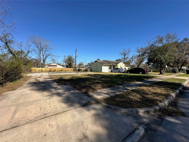 3919 Zephyr Street, Houston, TX 77021