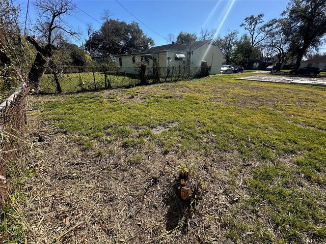 3919 Zephyr Street, Houston, TX 77021