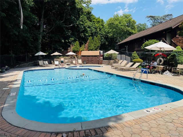 8 E Lawrence Park Drive 9, Piermont, NY 10968