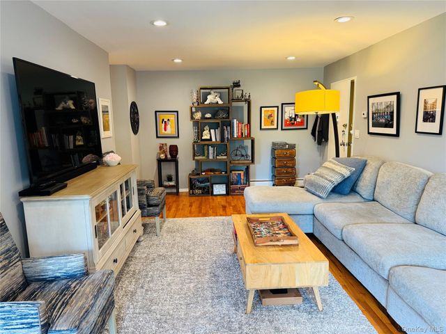 8 E Lawrence Park Drive 9, Piermont, NY 10968