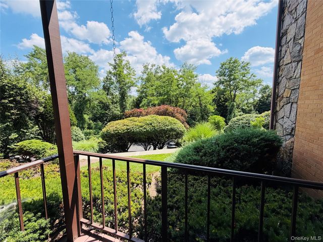8 E Lawrence Park Drive 9, Piermont, NY 10968