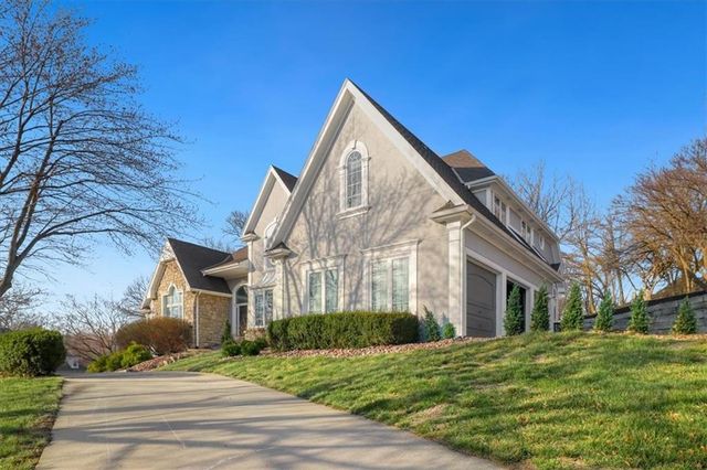 5929 N Mattox Road, Kansas City, MO 64151