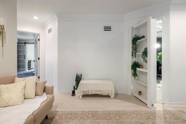 5929 N Mattox Road, Kansas City, MO 64151