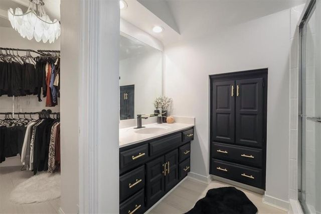 5929 N Mattox Road, Kansas City, MO 64151