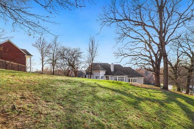 5929 N Mattox Road, Kansas City, MO 64151