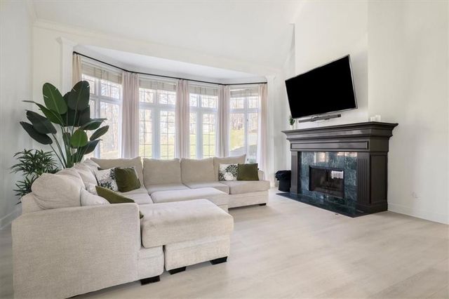 5929 N Mattox Road, Kansas City, MO 64151