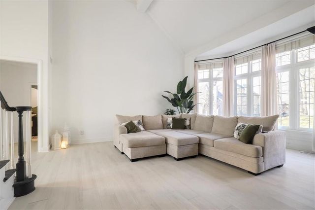 5929 N Mattox Road, Kansas City, MO 64151