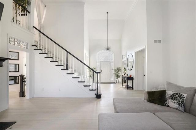 5929 N Mattox Road, Kansas City, MO 64151