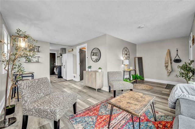 1527 Main Street, Cuyahoga Falls, OH 44221