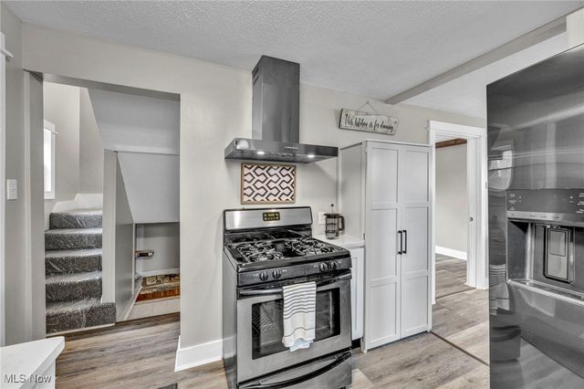 1527 Main Street, Cuyahoga Falls, OH 44221