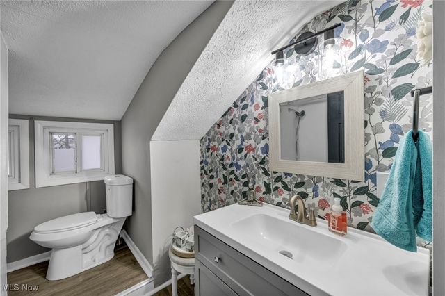 1527 Main Street, Cuyahoga Falls, OH 44221