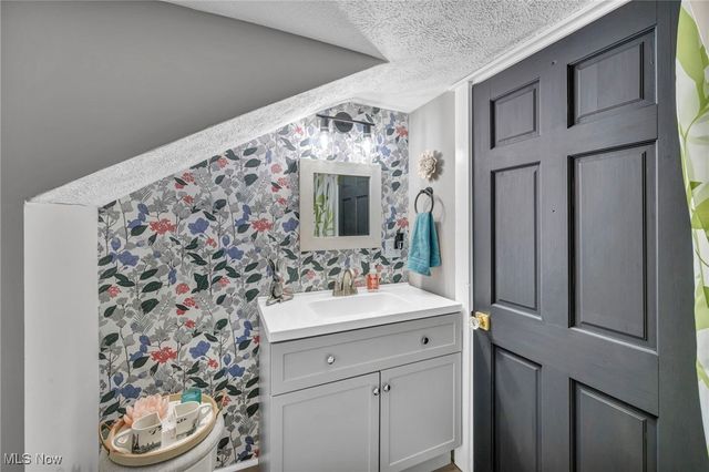 1527 Main Street, Cuyahoga Falls, OH 44221