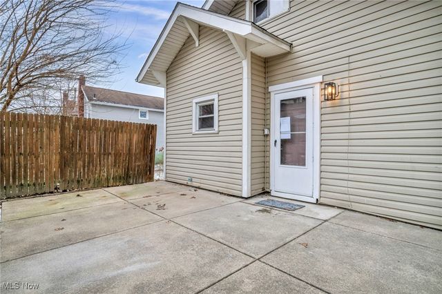 1527 Main Street, Cuyahoga Falls, OH 44221